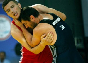 Mundje-Egzon-Shala-Istanbul2011WorldFreestyleWrestlingChampionship84kgAbdusalomov-tjeter