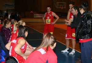 Basketboll-Femra-Viron-Toska-udhezon-ekipin-me-kembe