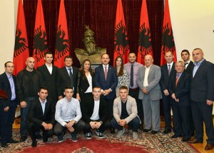 Xhudo-Majlinda-Kelmendi-Bujar-Nishani-grup