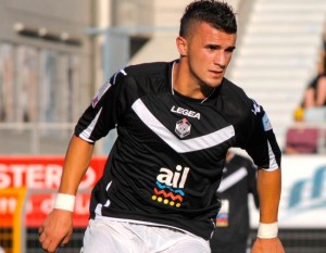 Armando-Sadiku-FC-Zyrih-ndeshje-black