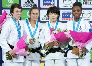 Xhudo-Majlinda-Kelmendi-Podium-Paris-2015