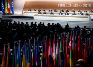 FIFA-Kongresi-2016-salla-flamujt-tribuna