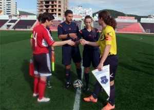 Futboll-Femra-Elbasan-Arena-Shqiperi-Kosove-1-3-handshake-2016