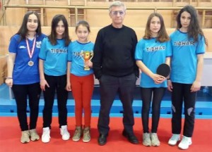 Pingpong-femra-Teuta-trofeu-vajzat-Musa-Terniqi-2016