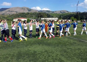 Futboll-Femra-Skenderbeu-Tirana-1-1-handshake-2016