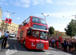 Kombetarja-Autobusi-dykatesh