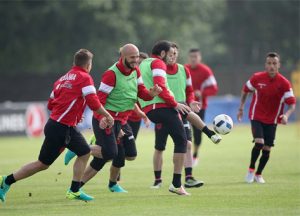 Kombetarja-France-2016-stervitje-Gashi-Ajeti-Kace