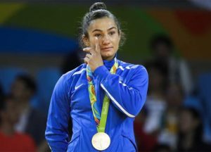 Majlinda-Kelmendi-Xhudo-kampione-olimpike-medalja-koka-lart - Copy